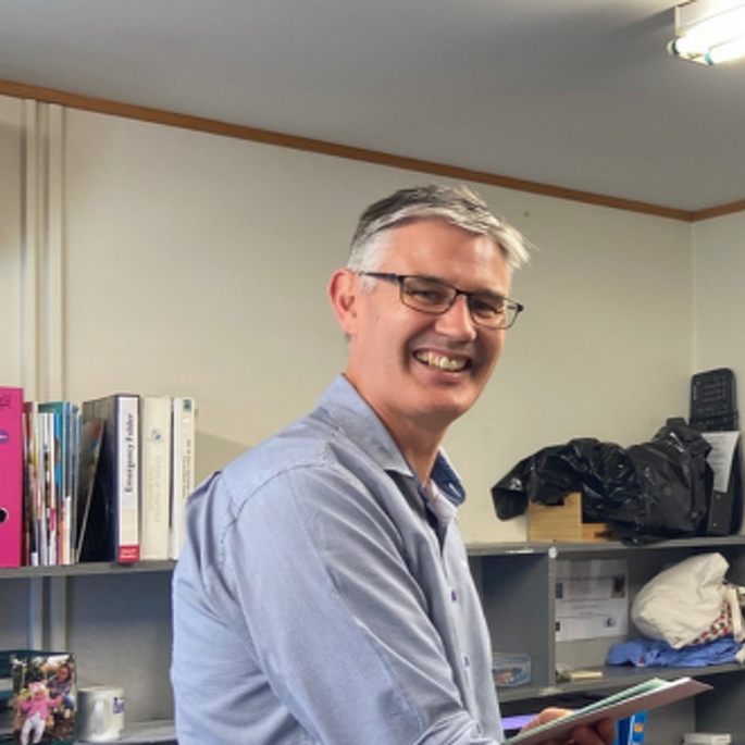 Dr Phil MacLeod BVSc MANZCVS (Small Animal Medicine)